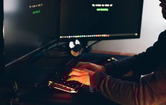 Мошенники наловчились обманывать людей через врачей