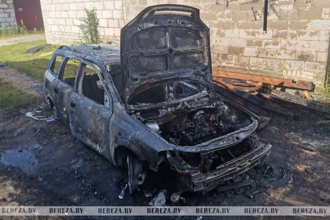 В гаражном кооперативе в Березе сгорел автомобиль