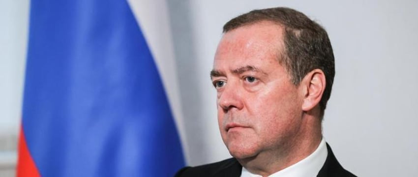 Передачу оружия Украине Медведев приравнял к нападению на РФ