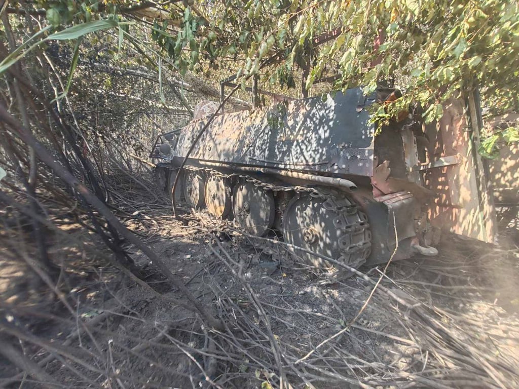 В Столинском районе потушилb крупный пожар. Сгорел вездеход