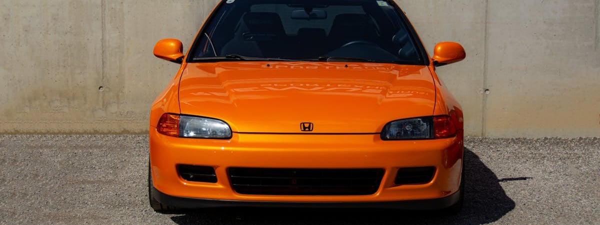 Импорт новых автомобилей в Россию обрушился в начале года