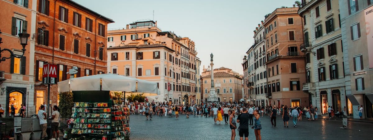 Итальянская финансовая группа UniCredit ускоренно готовится уйти с российского рынка