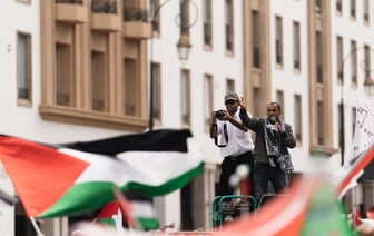 Трагедия в Газе: Более 110 палестинцев погибли в давке и под колесами грузовиков с гуманитарной помощью