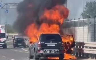 В Бресте на Западном обходе горел Mercedes