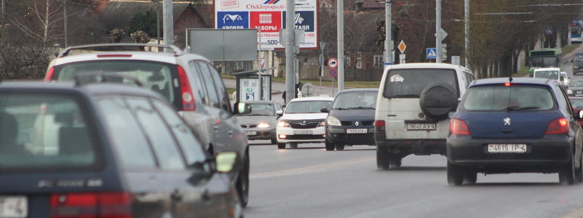 С 25 августа в Беларуси нужно включать ближний свет фар