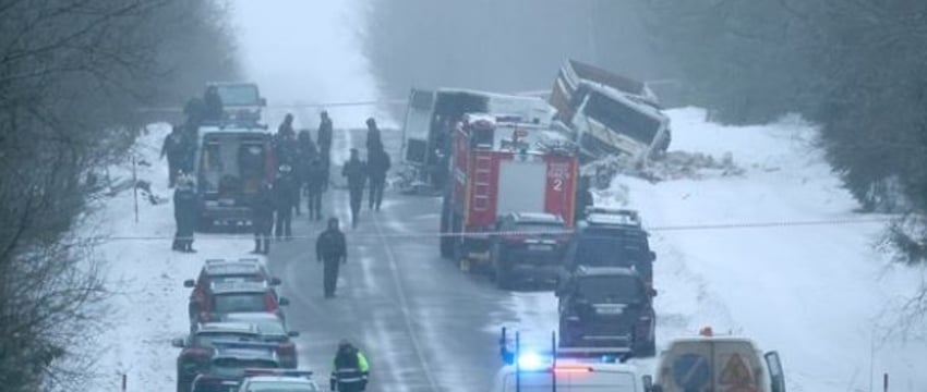 Поломку самосвала, врезавшегося в маршрутку под Смолевичами, можно было вовремя заметить. Ответственного будут судить?