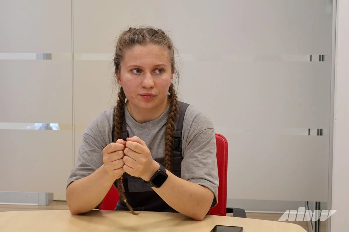 «Вместо «музыкалки» меняла в гараже колодки»: как 20-летняя девушка стала автомехаником