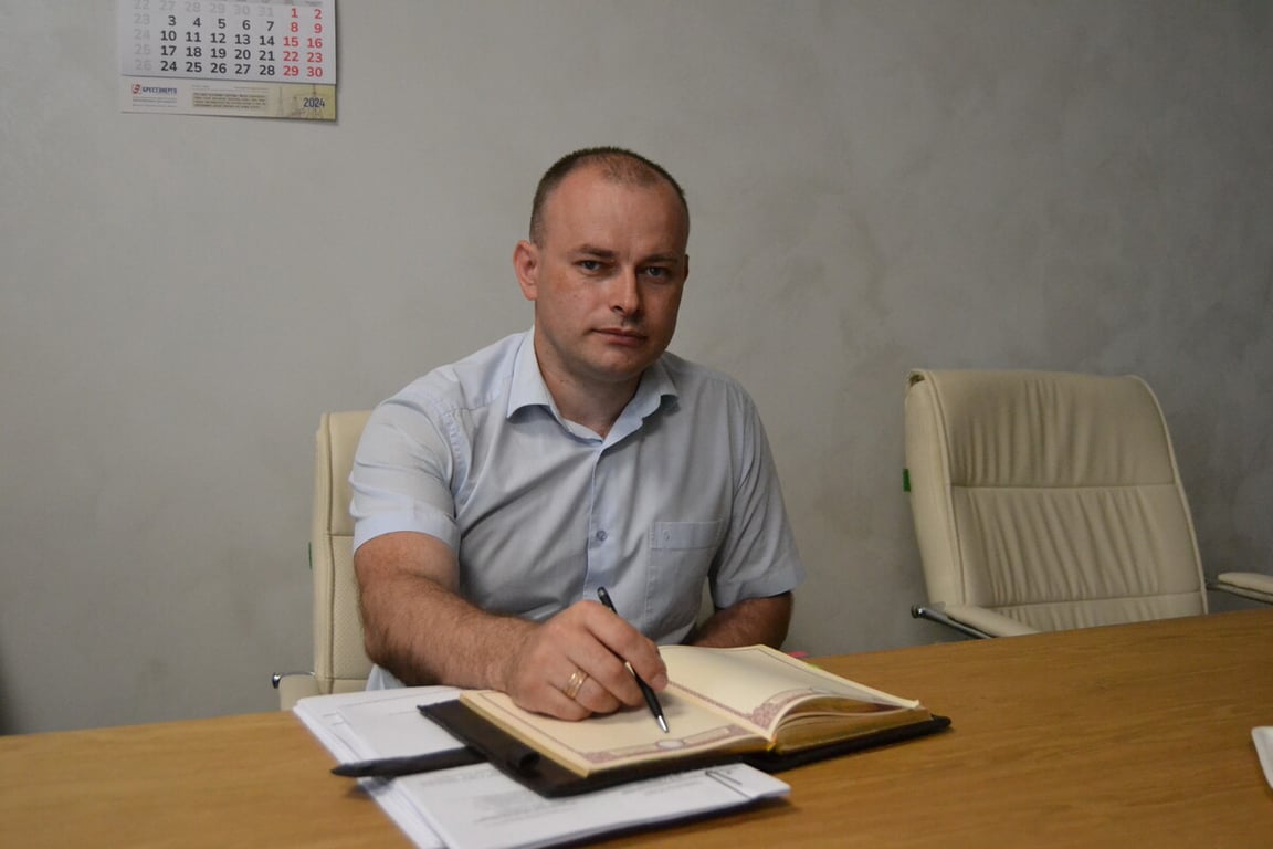 Житель Бреста организовал у дома самодельную «зарядную станцию» для электрокара