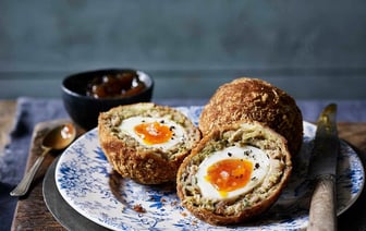 Яйца по-шотландски. Этот рецепт удивит гостей на Пасху — Полезно