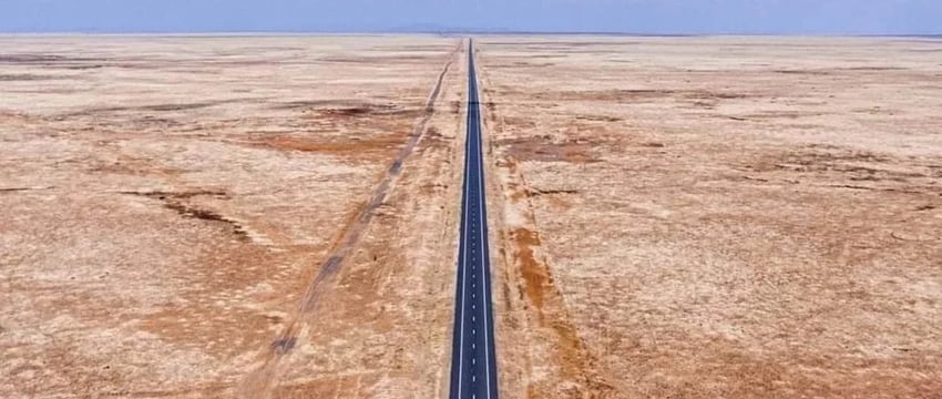В Этой Стране Есть 256-Километровое Шоссе, Которое Никогда Не Изгибается