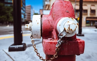 Сильный пожар на складе Wildberries в Петербурге