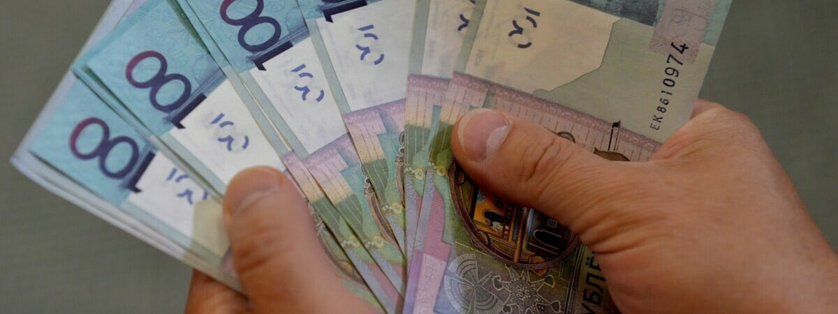 Средняя зарплата в Минске за февраль превысила $850. А что в регионах?