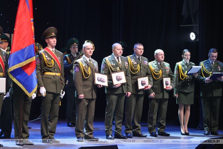 Пять новых пожарных автоцистерн переданы в гарнизоны МЧС Брестской области