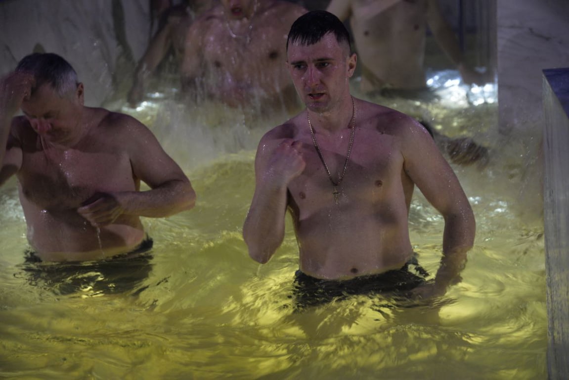 Более 750 желающих окунулись в купель на Крещение в 38-й Брестской отдельной гвардейской десантно-штурмовой бригаде