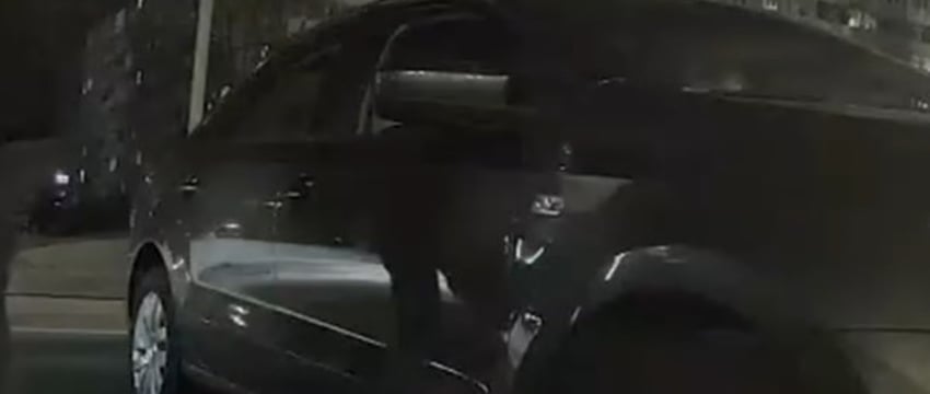 «Вырвал кабель из моего авто и подключил к зарядке свое». Неоднозначный конфликт владельцев электрокаров