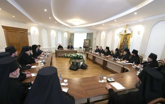 «Для этого есть подготовленные люди» — Лукашенко заявил, что белорусским священникам нежелательно заниматься политикой