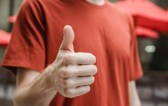 Лег без разрешения на кровать – получил поленом по голове