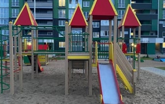 Что запрещено на детских площадках, рассказали в ЖКХ