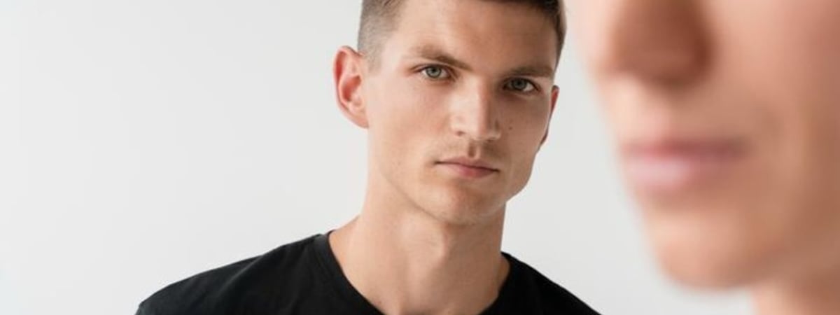 Ученые выявили мужскую черту, которая потенциально указывает на склонность к насилию. Но так, кажется, делают многие