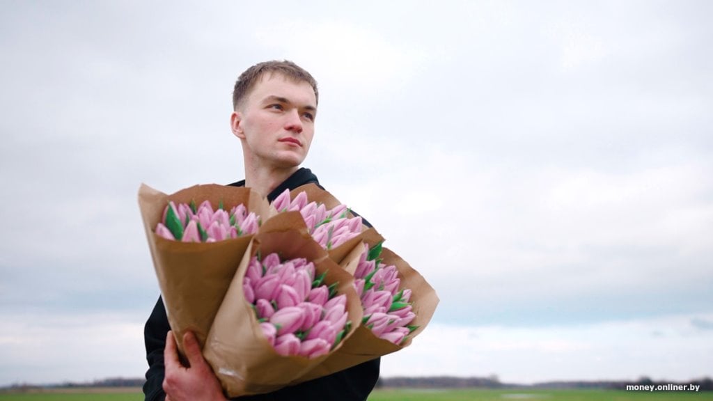 Как парень из Брестской области делает бизнес на тюльпанах