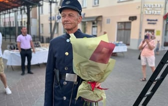 Глава Бреста поздравил знаменитого фонарщика с праздниками, которые он отметил накануне Дня города