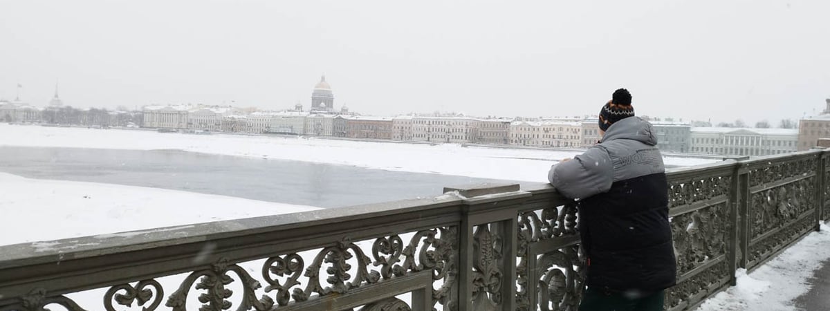 Медный всадник, пушка и «кукуруза» — чем удивил новогодний Санкт-Петербург