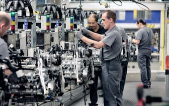 Адвокат объяснила, положена ли двойная оплата белорусам за работу 23 февраля — Полезно