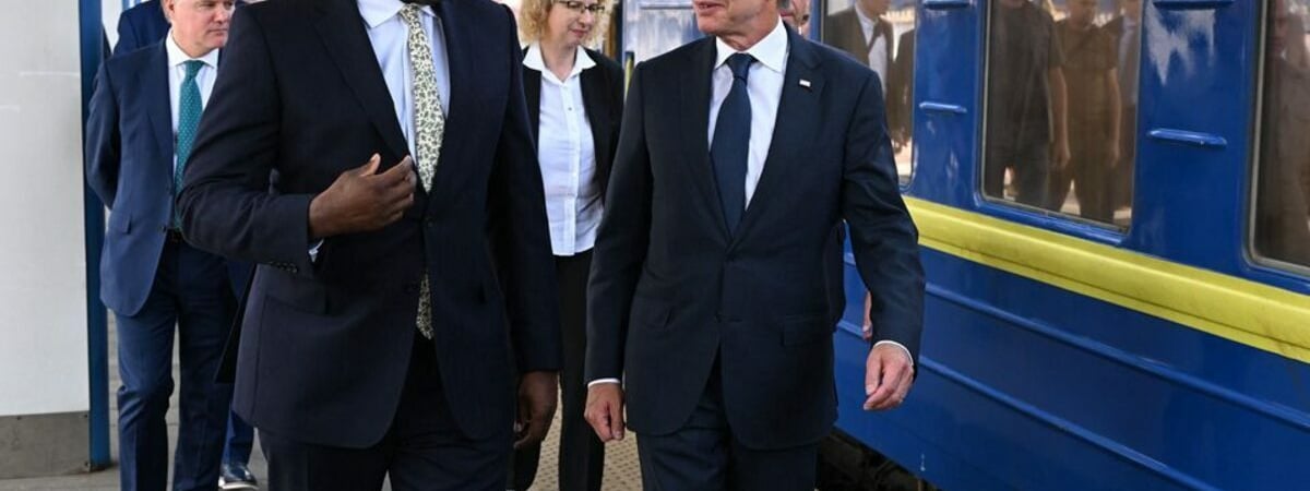 «Критический момент для Украины» — Госсекретарь США Блинкен и глава МИД Великобритании Лэмми приехали в Киев