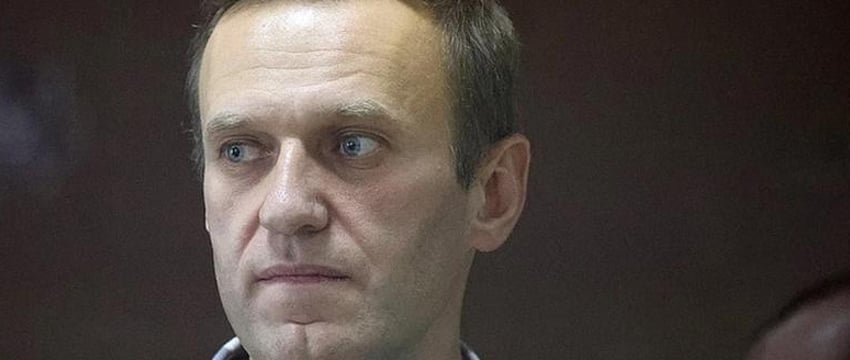 Навальный умер своей смертью, заявили в службе российской разведки