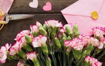 Дарим деньги правильно. Какую сумму презентовать на свадьбу, юбилей, крестины?