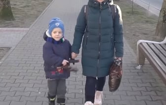 История спасения в Бресте: как сейчас живут мальчик, выпавший из окна, и его герой