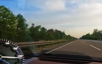 Иранский ютубер на Bugatti Chiron Sport достигает 413 км/ч в Германии