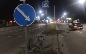 Пьяная брестчанка на Citroen врезалась в светофор