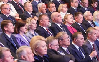 Лукашенко указом создал реестр чиновников