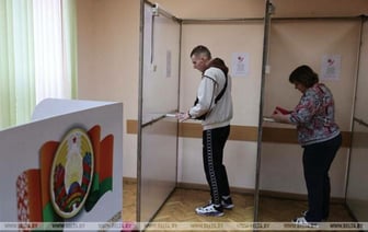 «На госпредприятия после такого, скорее всего, не возьмут». Беларусов настойчиво «зовут» на участки — узнали, чем «мотивируют»