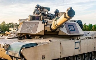 Американские танки ездят по территории России – это плохо, сказал песков