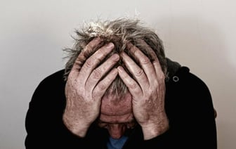 «Они просто смеялись». Как в заключении обращаются с людьми с психическими расстройствами