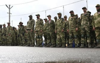 Численность армии увеличена из-за угроз «по периметру границ» России - Песков