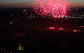 Праздничный салют на День Победы в Бресте