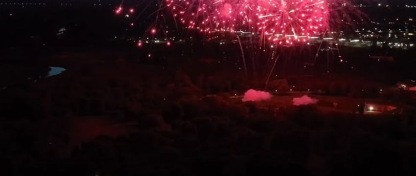 Праздничный салют на День Победы в Бресте