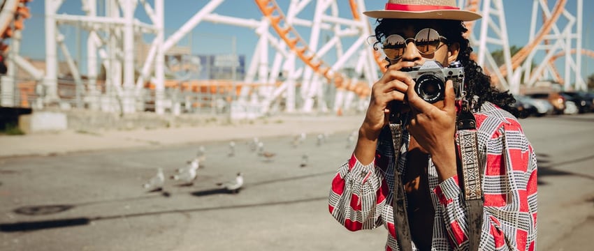 Можно залипнуть. Полтысячи аистов слетелись на поле под Гродно