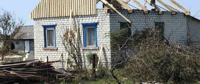 Шок, слезы и помощь. Агрогородок Лопатино Пинского района приходит в себя после разрушительного урагана
