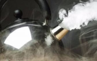 Можно или нельзя кипятить воду дважды? Спрашивает жительница Брестской области