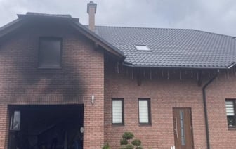 В Бресте в гараже дома загорелись электрический квадроцикл и детский электромобиль