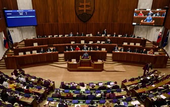 Премьер Словакии Фицо сорвал попытку вотума недоверия секретным докладом