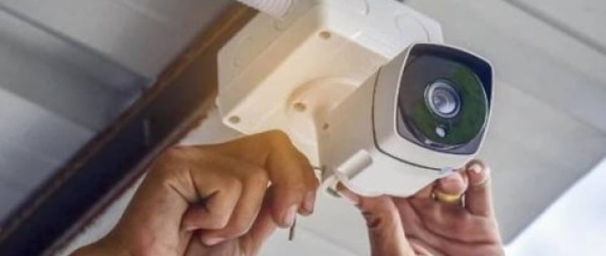 Сосед установил в коридоре видеонаблюдение. Законно ли это?