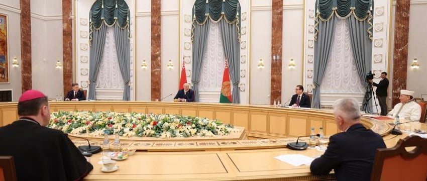 Лукашенко рассказал, как привыкли жить белорусы