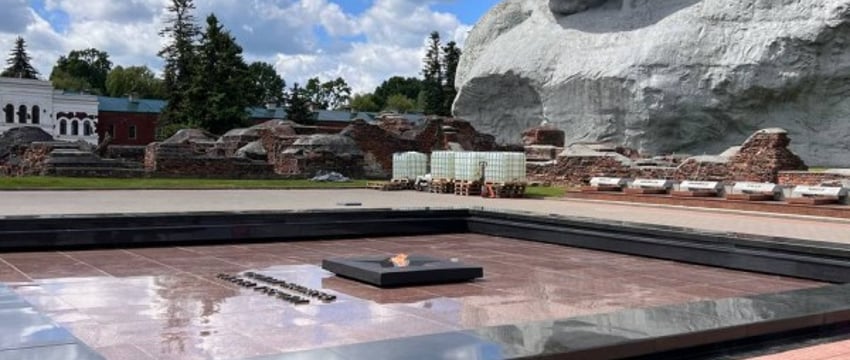 В Брестской крепости завершён ремонт Вечного огня
