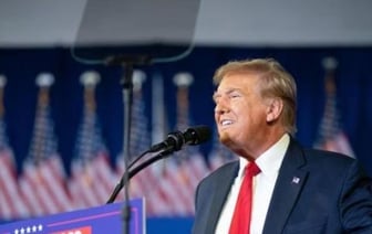 Трамп назвал Зеленского величайшим торговцем в истории