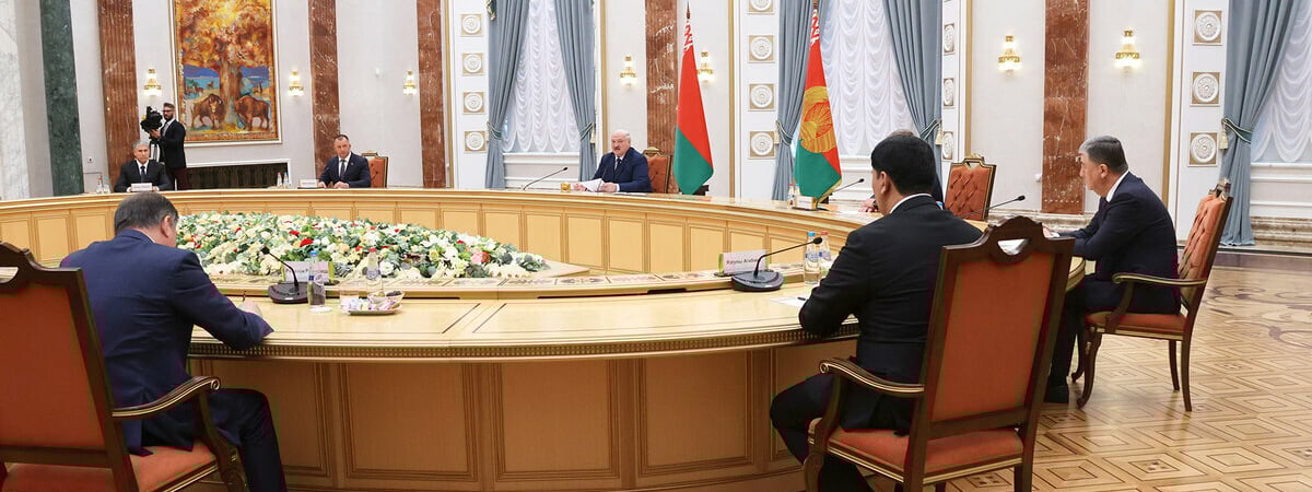 «Возьмут нас тепленькими» — Лукашенко заявил, что некоторые страны СНГ решили держаться «подальше» от России